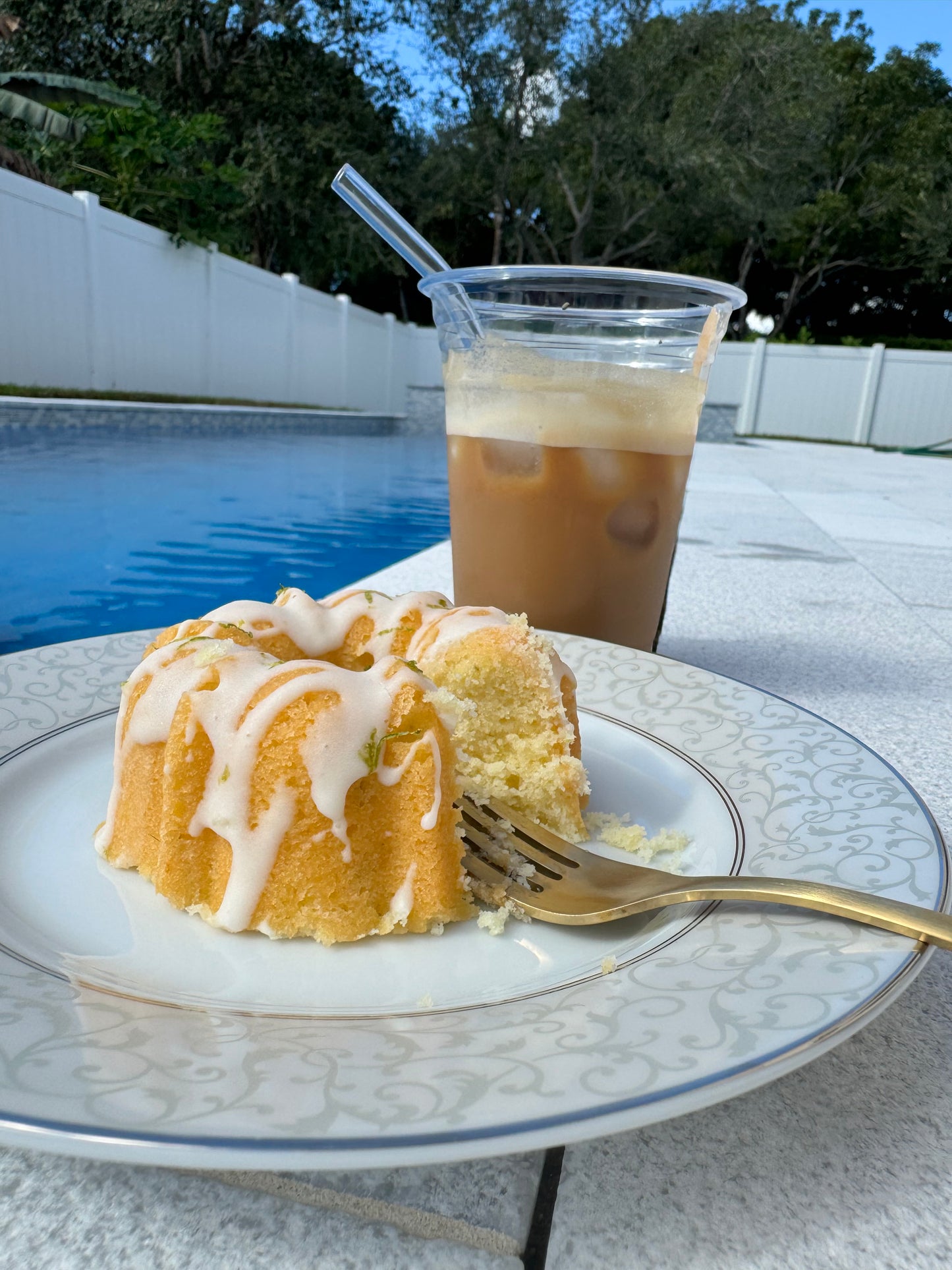 3 Mini Bundt Pound Cakes